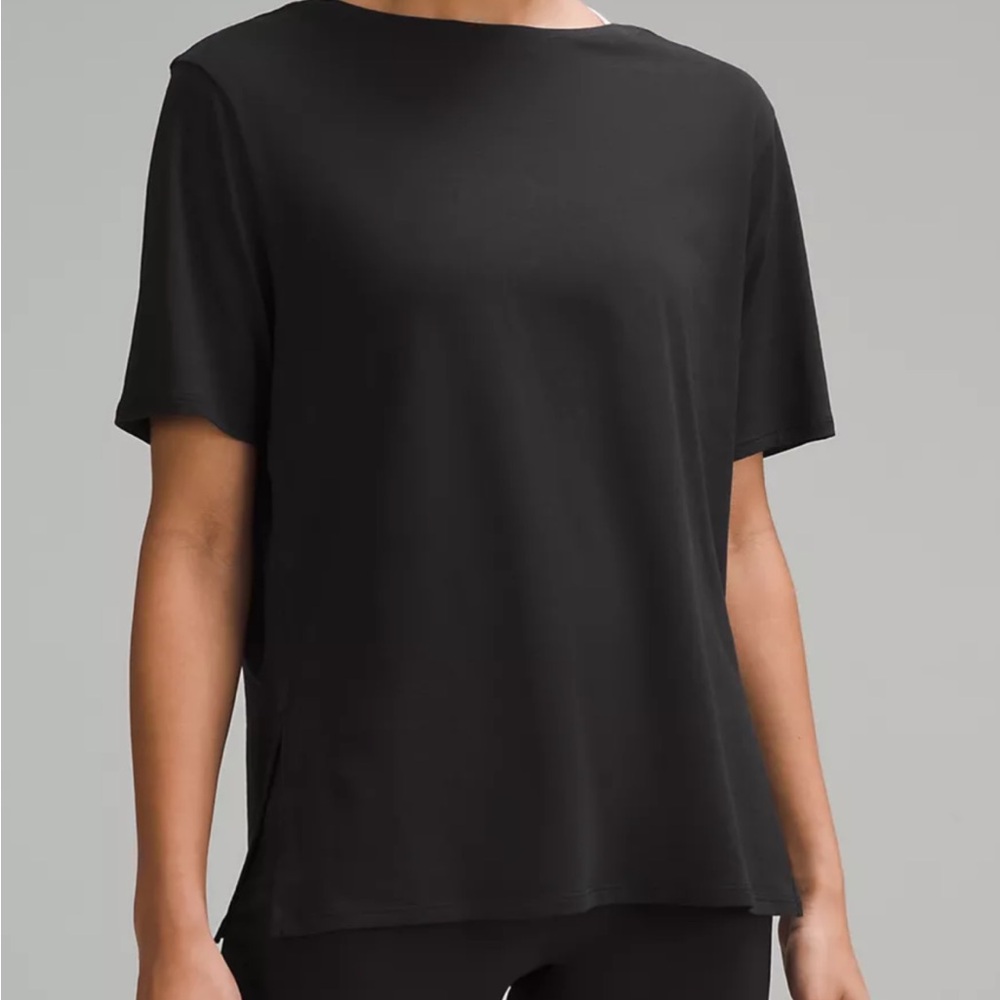 Lululemon relaxed fit top